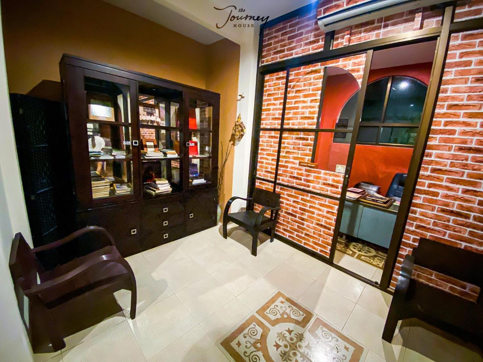 The Journey House Lifestyle Boutique Hotel Kanchanaburi City Exteriör bild