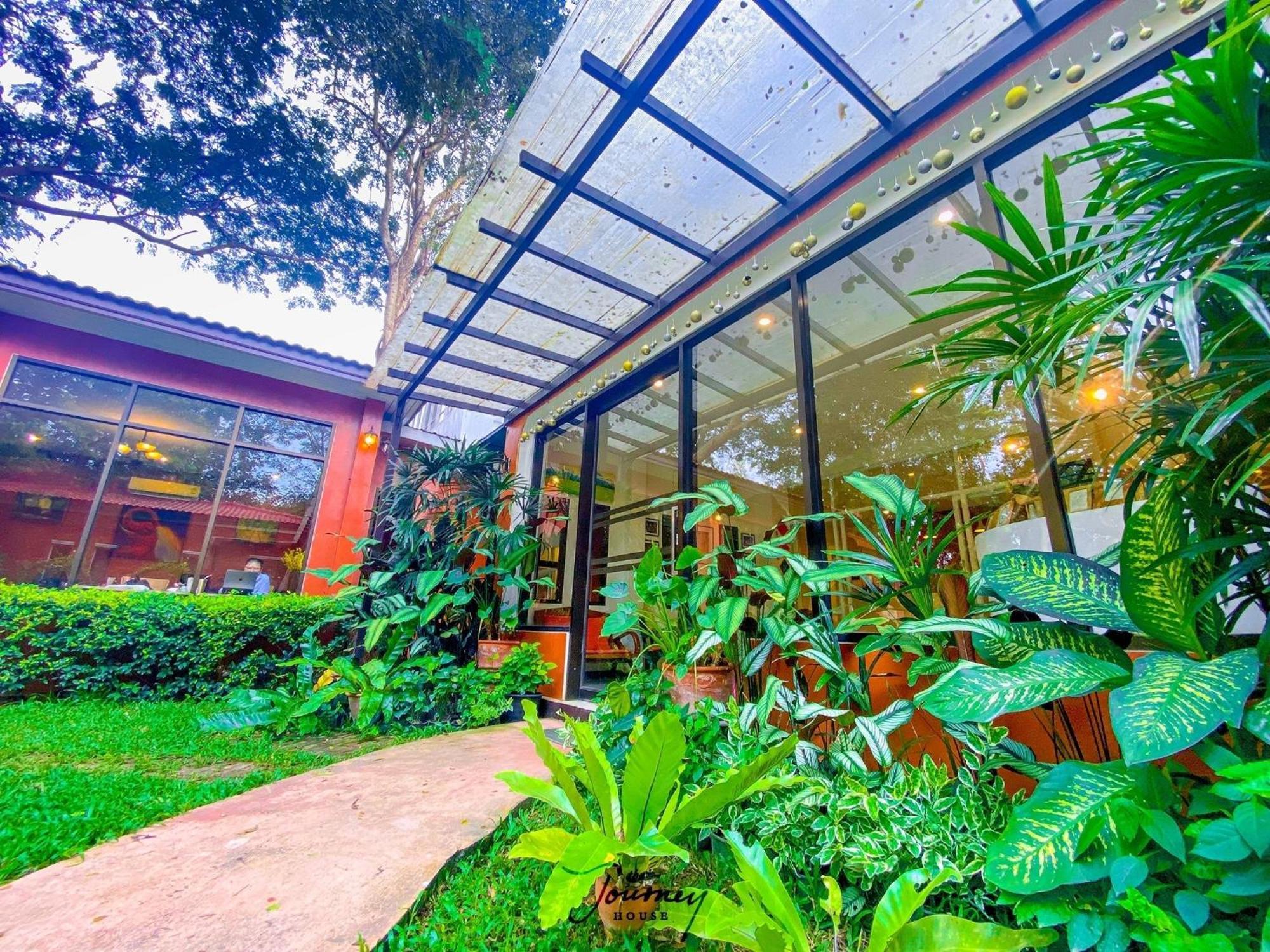 The Journey House Lifestyle Boutique Hotel Kanchanaburi City Exteriör bild