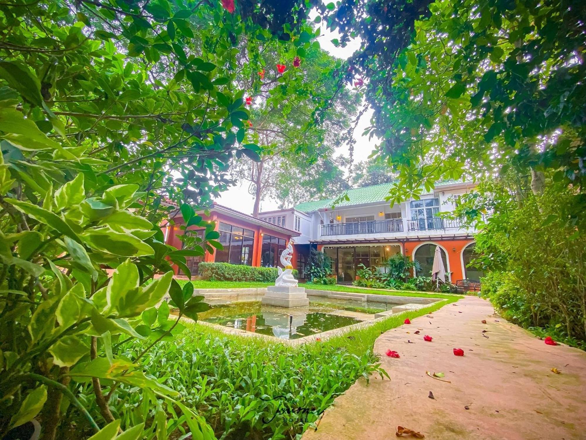 The Journey House Lifestyle Boutique Hotel Kanchanaburi City Exteriör bild